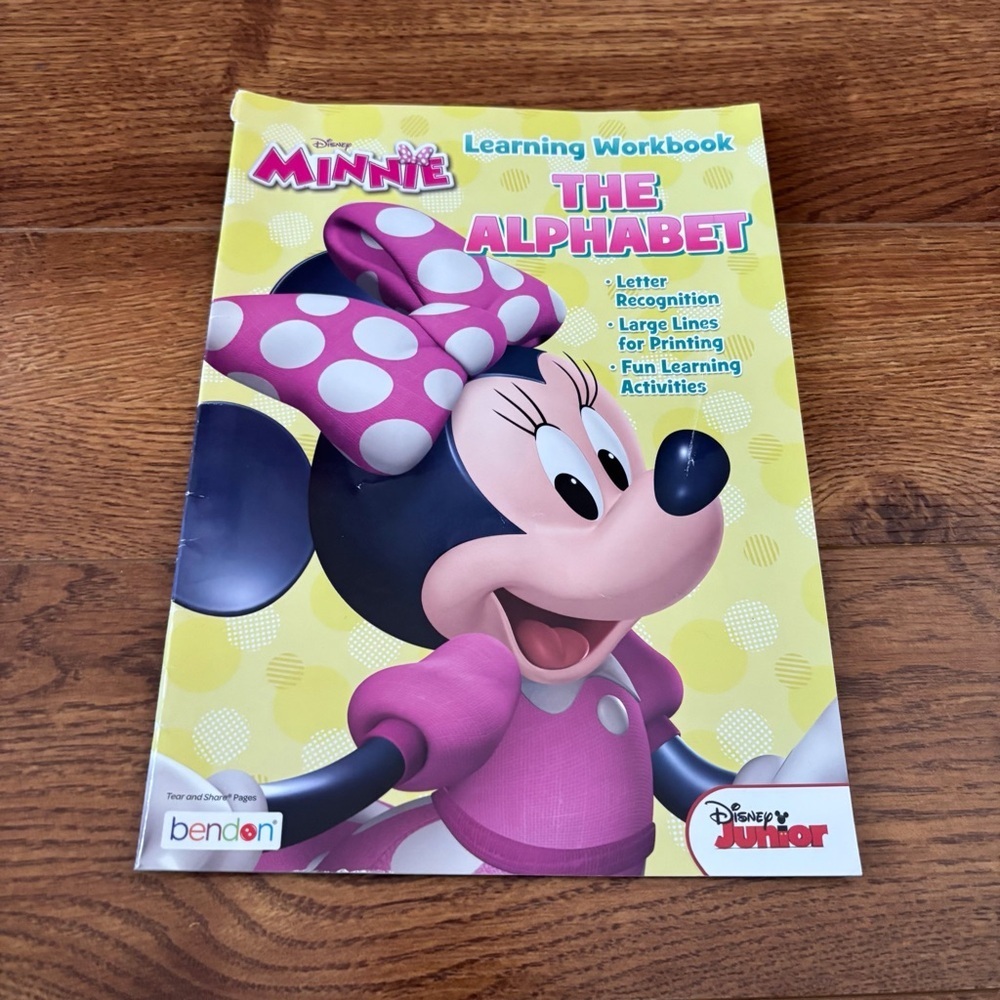 Disney Minnie Mouse Learning Workbook - The Alphabet
